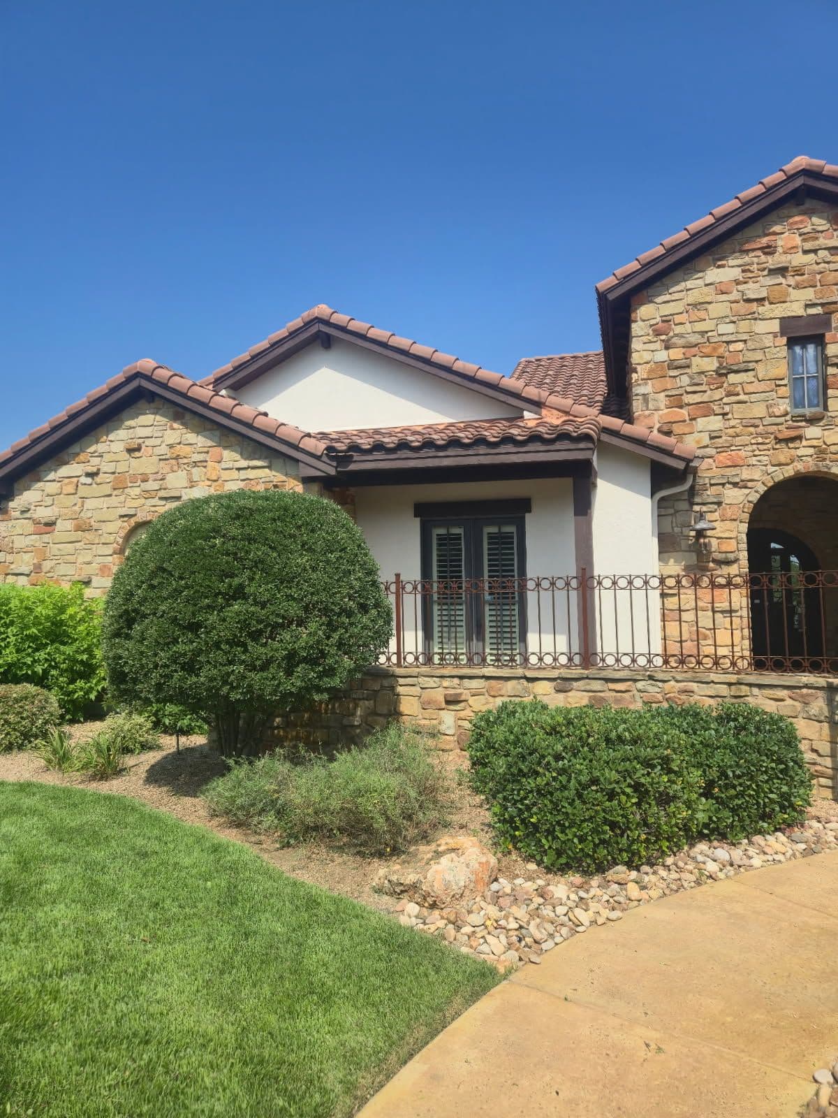 Expert Shrub Trimming Enhances Curb Appeal image